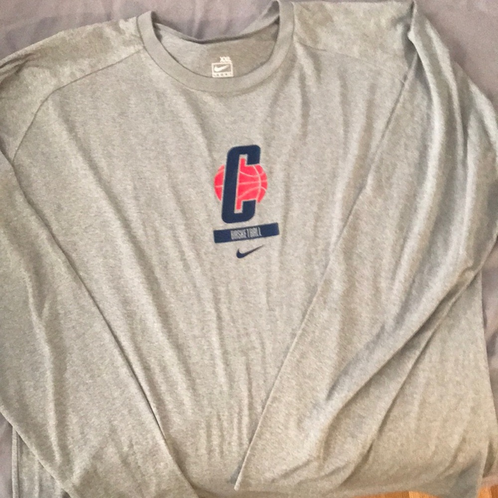 Nike fitdry long sleeve top, UConn basketball size XXL